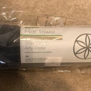 New Gaiam absorbent yoga Mat Towel, grey (still in packaging)